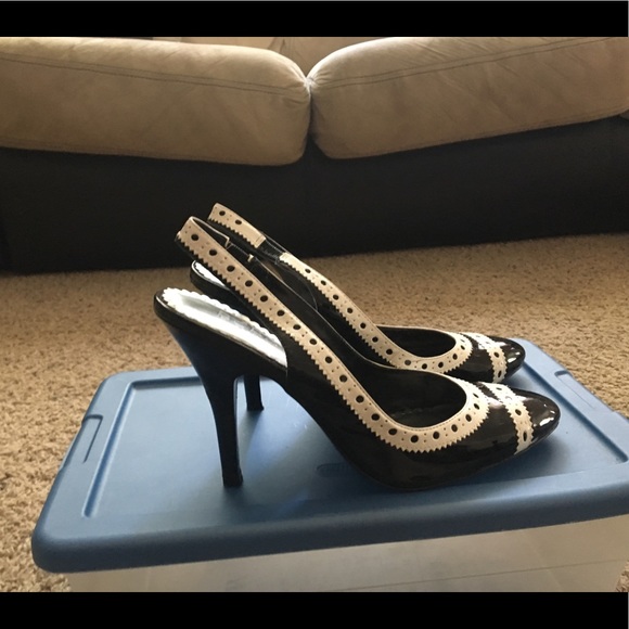 BCBG Kitten heels - Picture 2 of 3